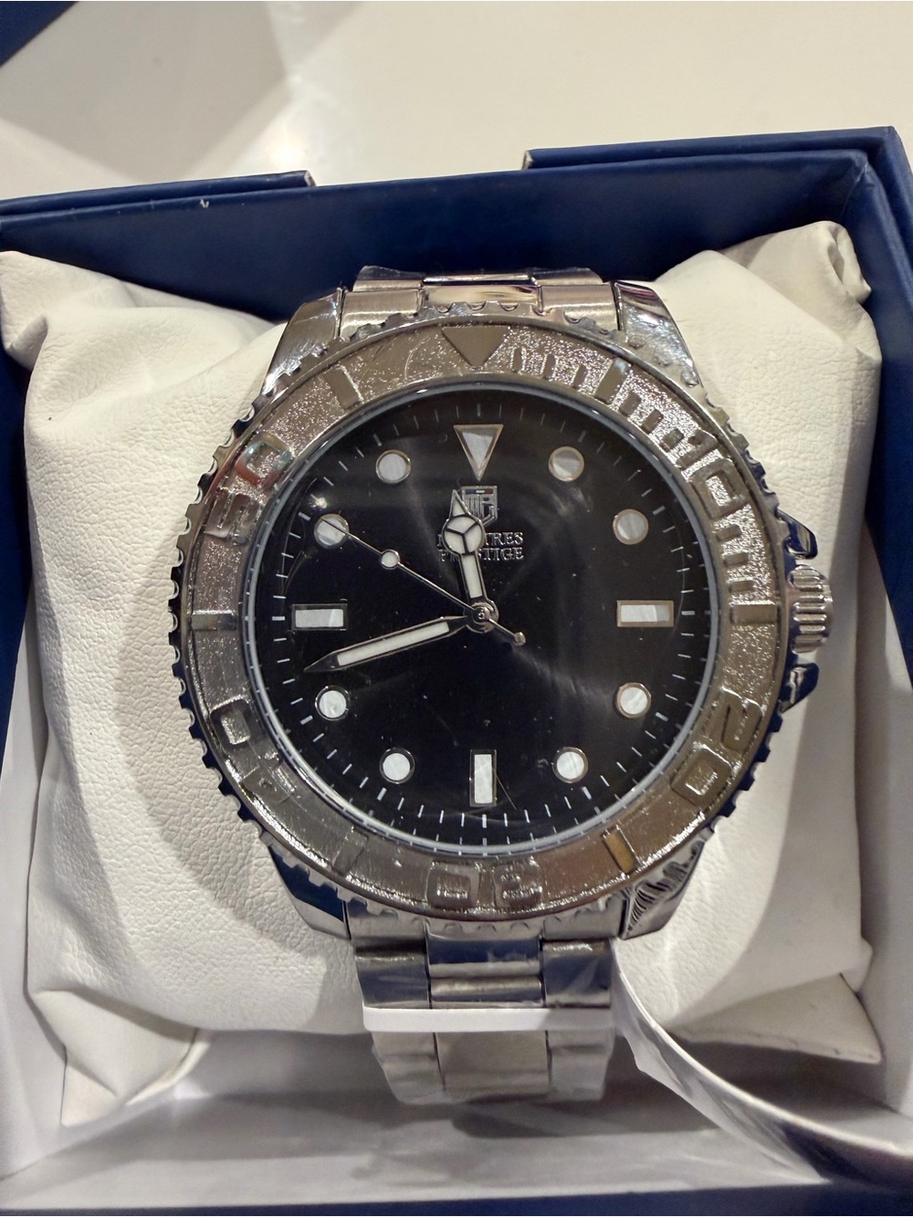 Stainless Steel Diver-Style Watch - Black Dial montres prestige X invicta
